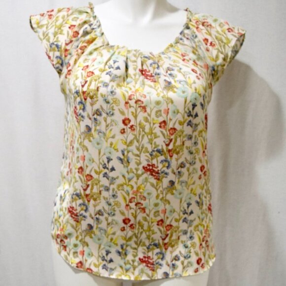 Like new LAUREN CONRAD pretty little top - Picture 1 of 2